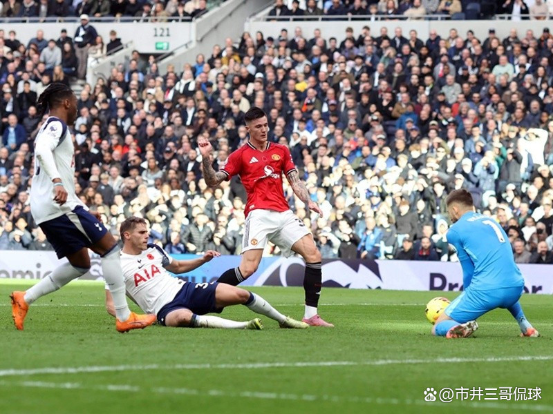 英超强敌！曼联奋力拼搏历尽艰辛取胜对手