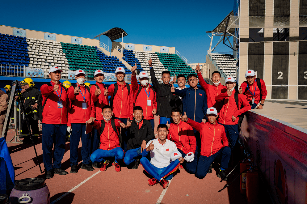 kiayun手机版登录v.2025比赛中球员们用实际行动诠释了拼搏精神和团队合作(球员们在赛场上)