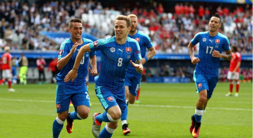 ayx游戏app官方版v.2025波兰对战斯洛伐克，最终双方握手言和