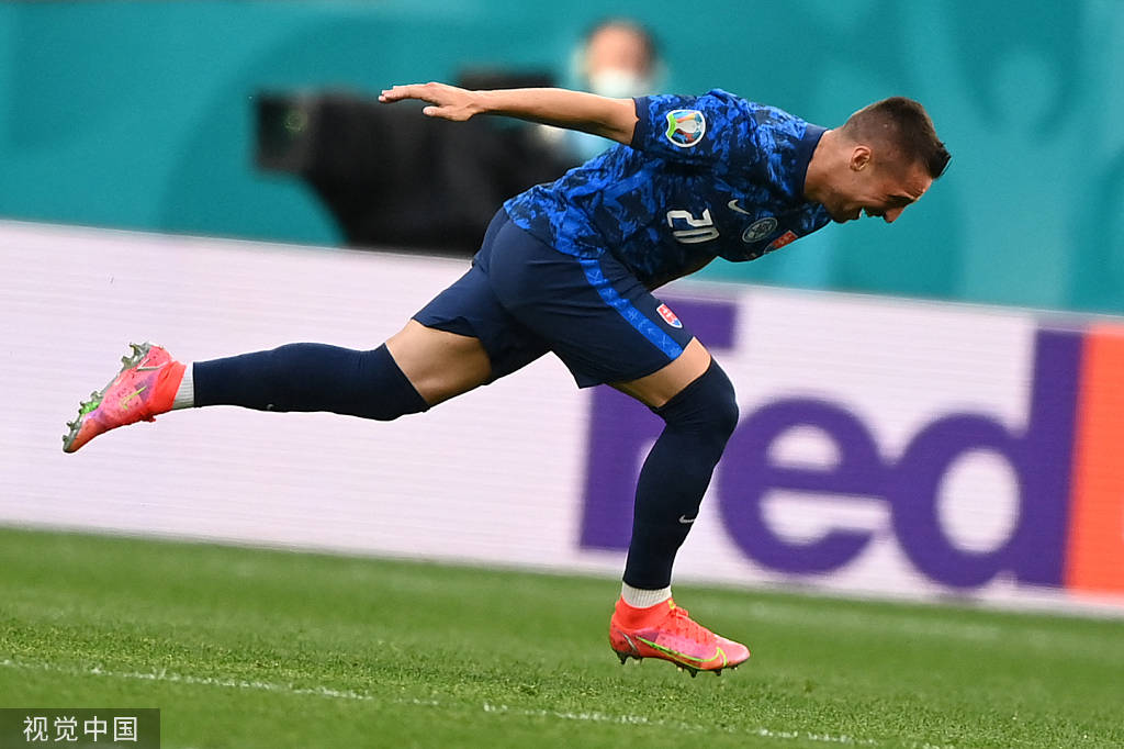 波兰对战斯洛伐克，最终双方握手言和