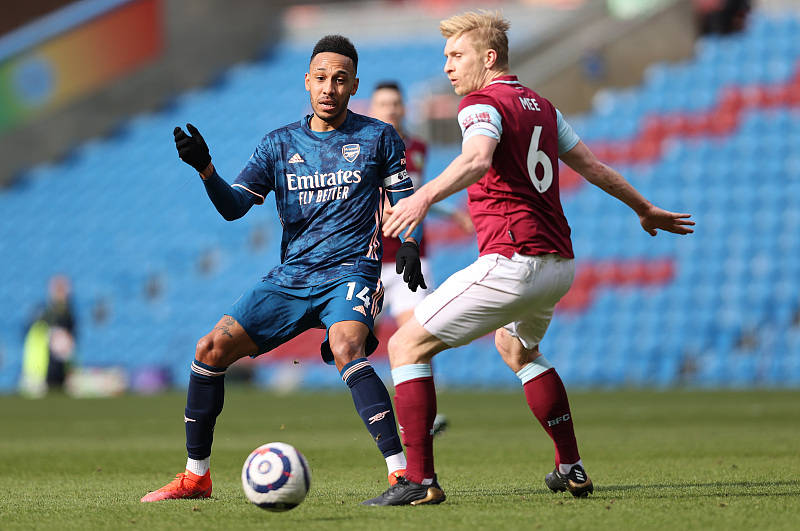 MK最新官网登录入口v.2025伯恩利迎来马刺，胜负悬念扑朔迷离