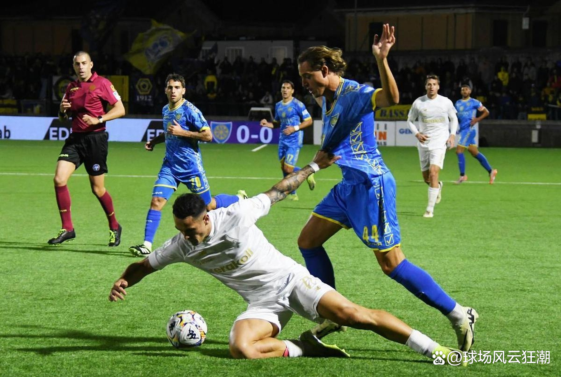 里尔中场巴拉托雷受伤将缺席巴黎对决(费尔南多托雷斯照片)