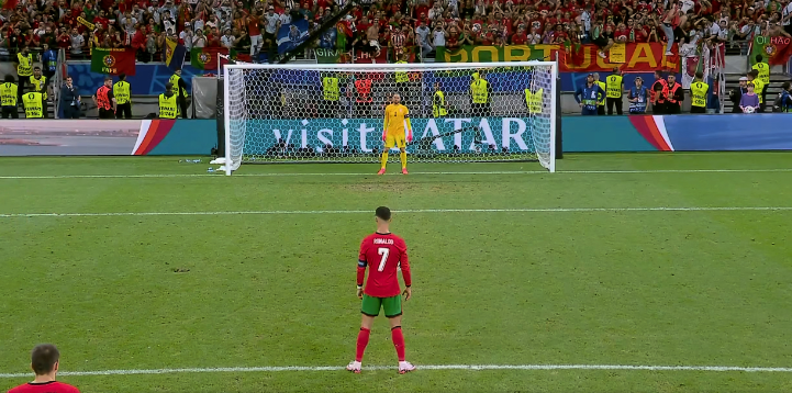 乐竞足球网页登录入口v.2026泰国精英战斯洛文尼亚，激战巅峰的简单介绍