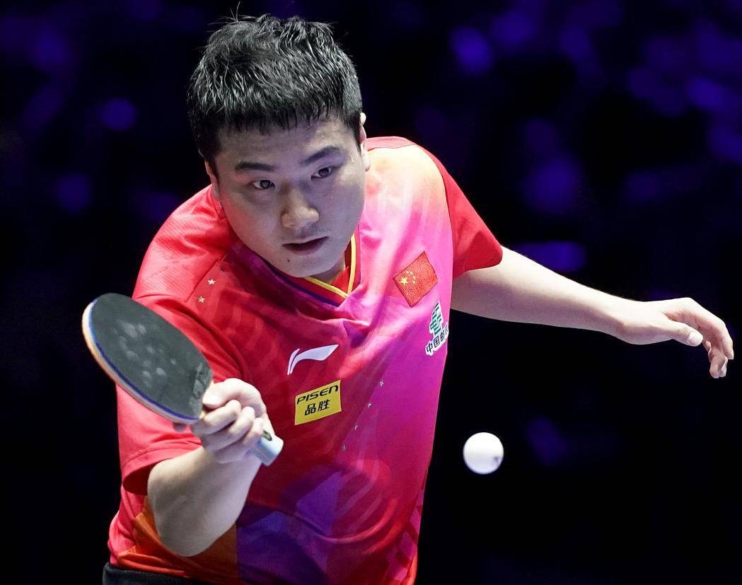 运动员在比赛中发挥出色领先对手(运动员在运动比赛中完成技术时所表现出的美)