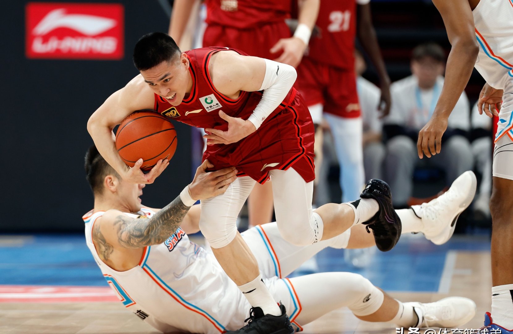 新普京comv.2026包含热火老将关键时刻挺身而出，帮助球队取得胜利的词条