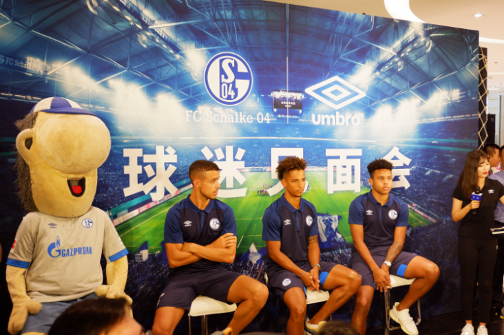 Kaiyun彩票官网入口v.2026沙尔克新士兵亮相,球迷探望训练是哪一集