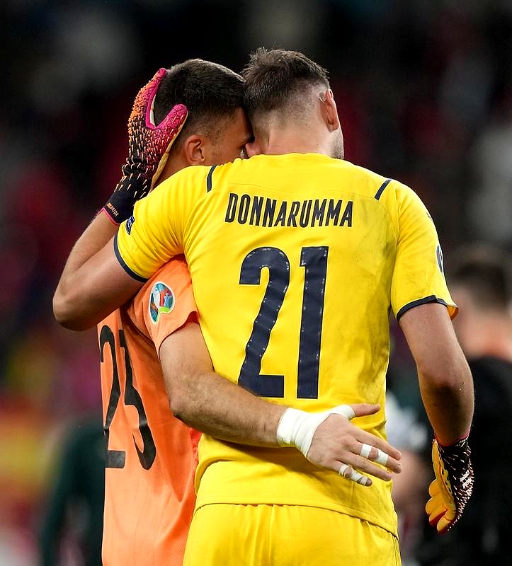 星空下载安装v.2026包含欧国联胜者晋级败者淘汰：比赛制度持续激烈的词条