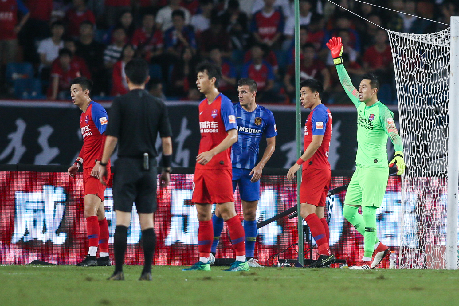 星空下载安装v.2026包含江苏苏宁坐镇主场对阵重庆斯威，实力对决的词条