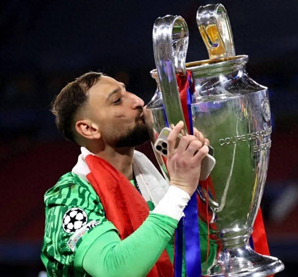 双雄对阵,欧洲足球赛场掀起波澜的简单介绍 双雄对阵,欧洲足球赛场掀起波澜的简单介绍