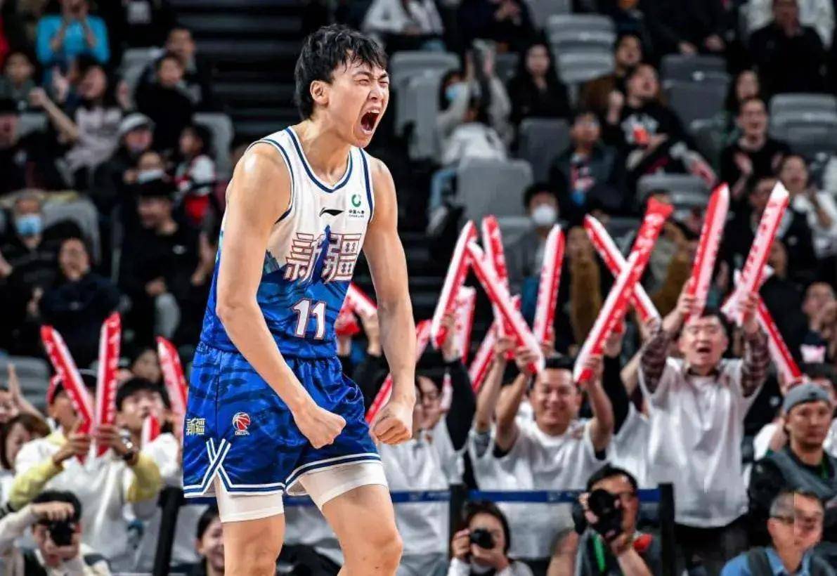 重庆篮球队在今日比赛中逆袭成功，取得胜利的简单介绍