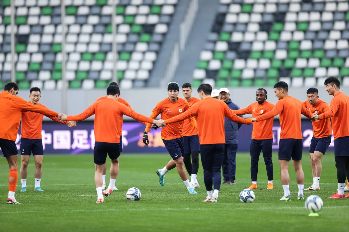 包含山东泰山客场战平河南建业,难解难分的词条 包含山东泰山客场战平河南建业,难解难分的词条