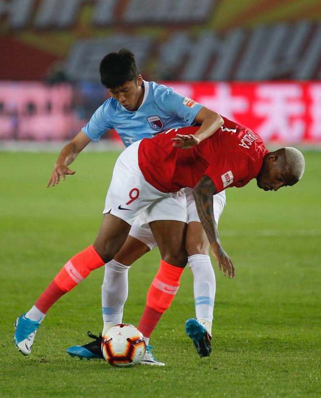 ayx游戏app官方版v.2026包含沃尔夫斯堡新援表现出色，赢得教练组赞赏的词条