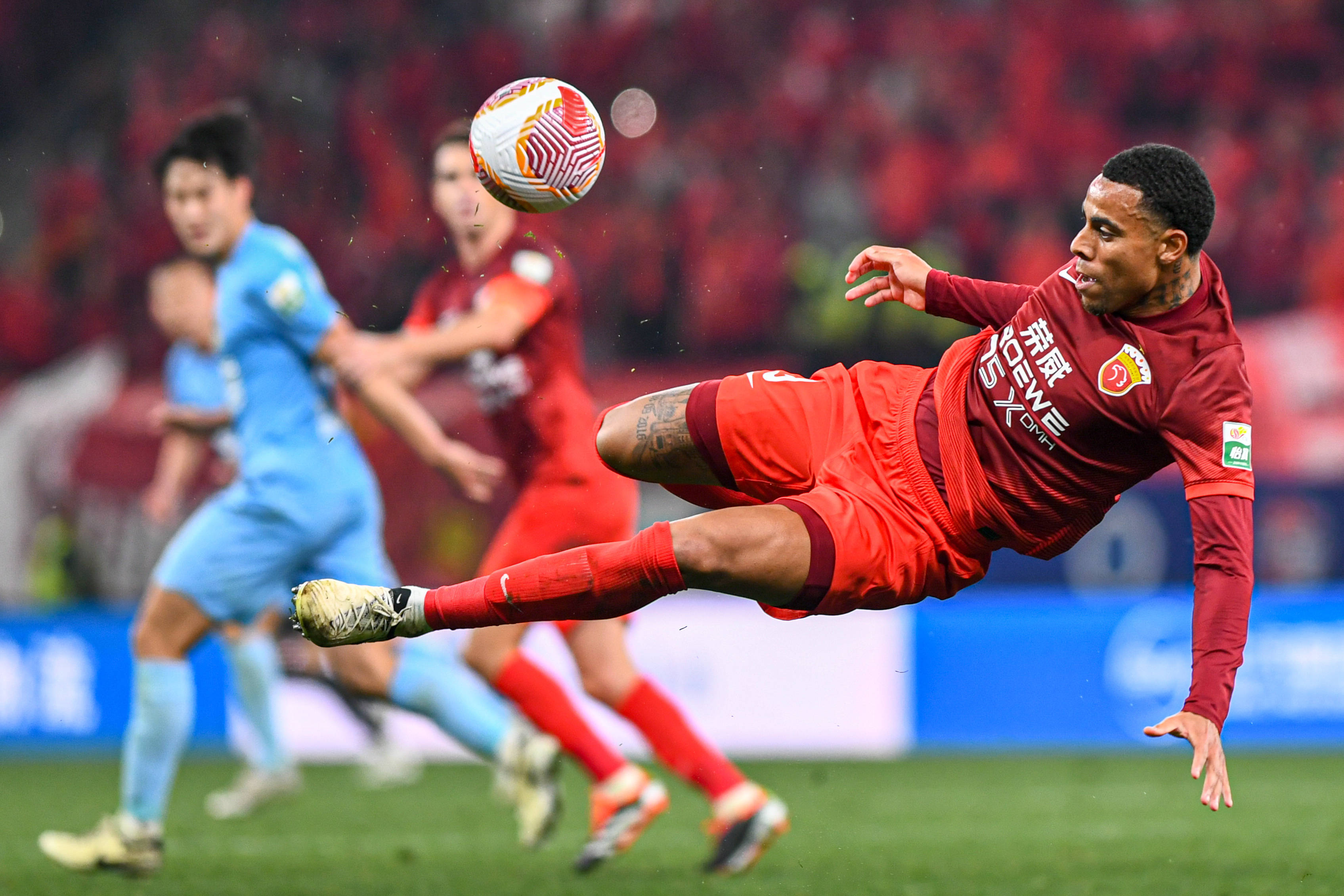 娱乐棋牌comv.2026包含足球明星受慕，球员技艺惊艳观众的词条