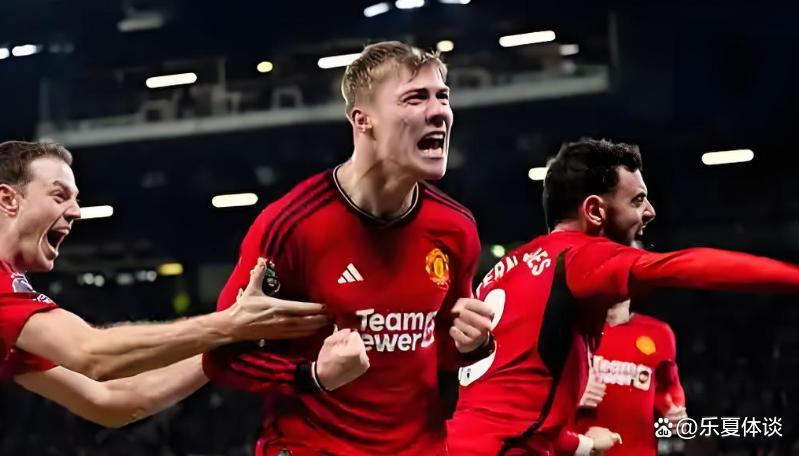 星空足球app官方版v.2026曼联连胜反超前列球队，主帅策略获球员称赞的简单介绍