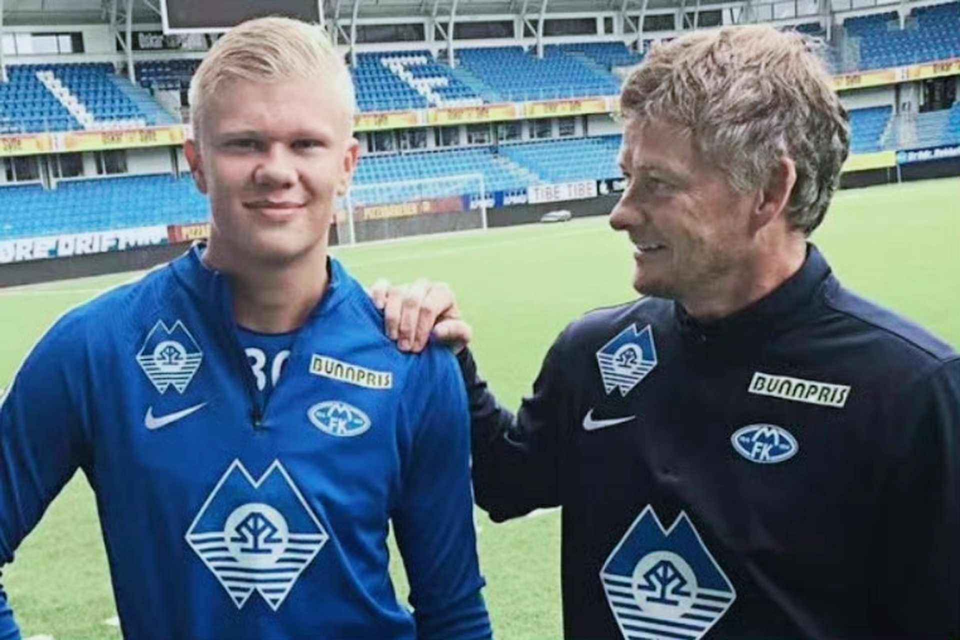 包含曼联客场告负，索尔斯克亚球队遭遇连败的词条