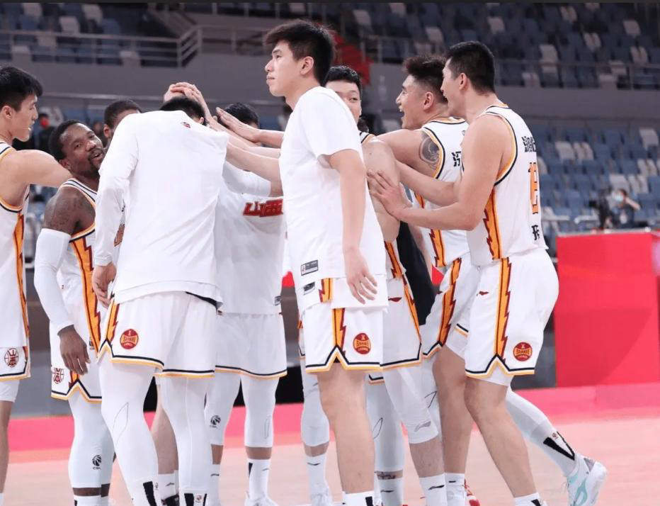 关于激烈对决即将上演，球队备战士气高昂的信息