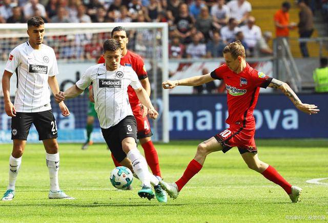 莱比锡红牛遭遇主场惨败，陷入低谷的简单介绍