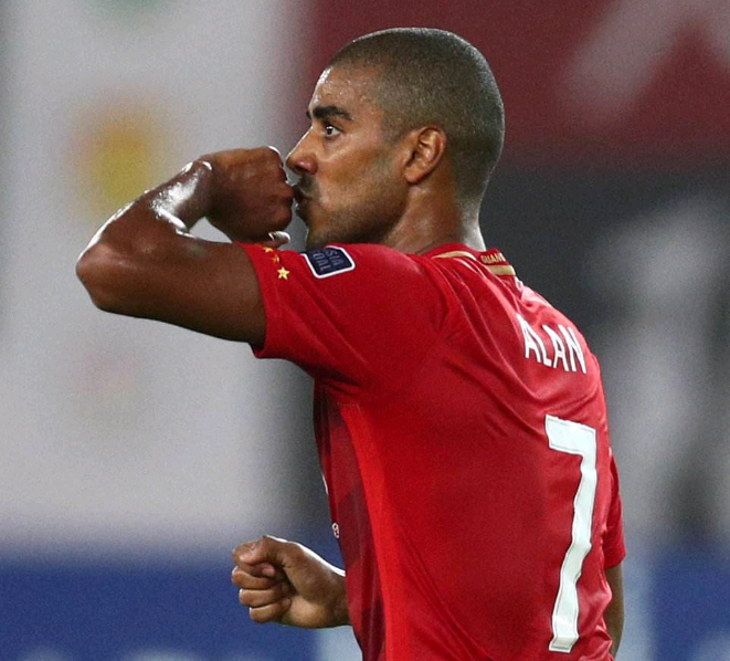 MK最新官网登录入口v.2026包含佛罗伦萨新秀逐渐融入球队，表现亮眼展现实力的词条