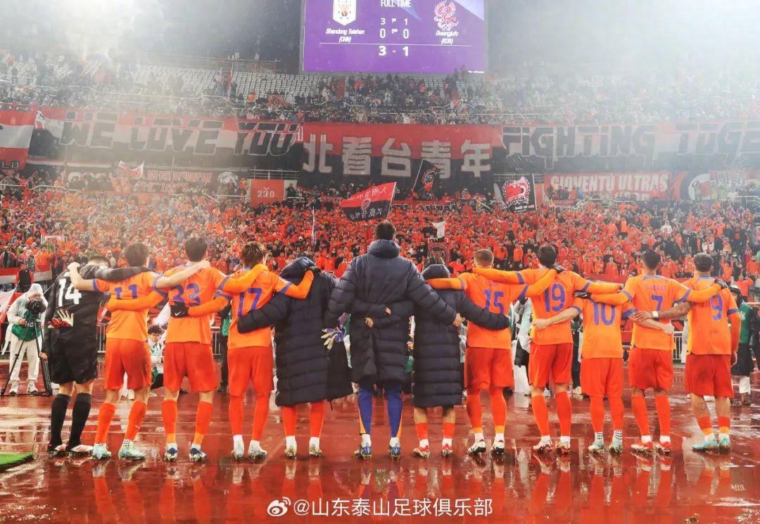 关于全力以赴，中国足球代表队取得连胜的信息