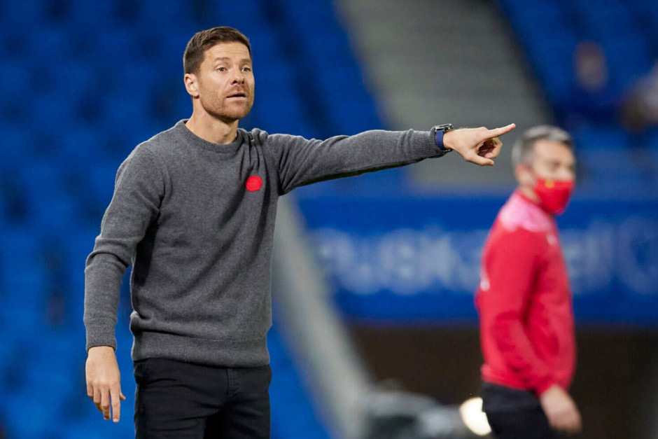 包含法兰克福队员势不可挡，继续保持不败纪录的词条