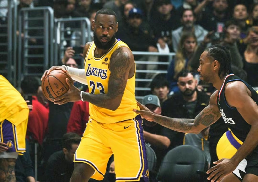 湖人遭遇防守困难，詹姆斯助攻力不俗的简单介绍