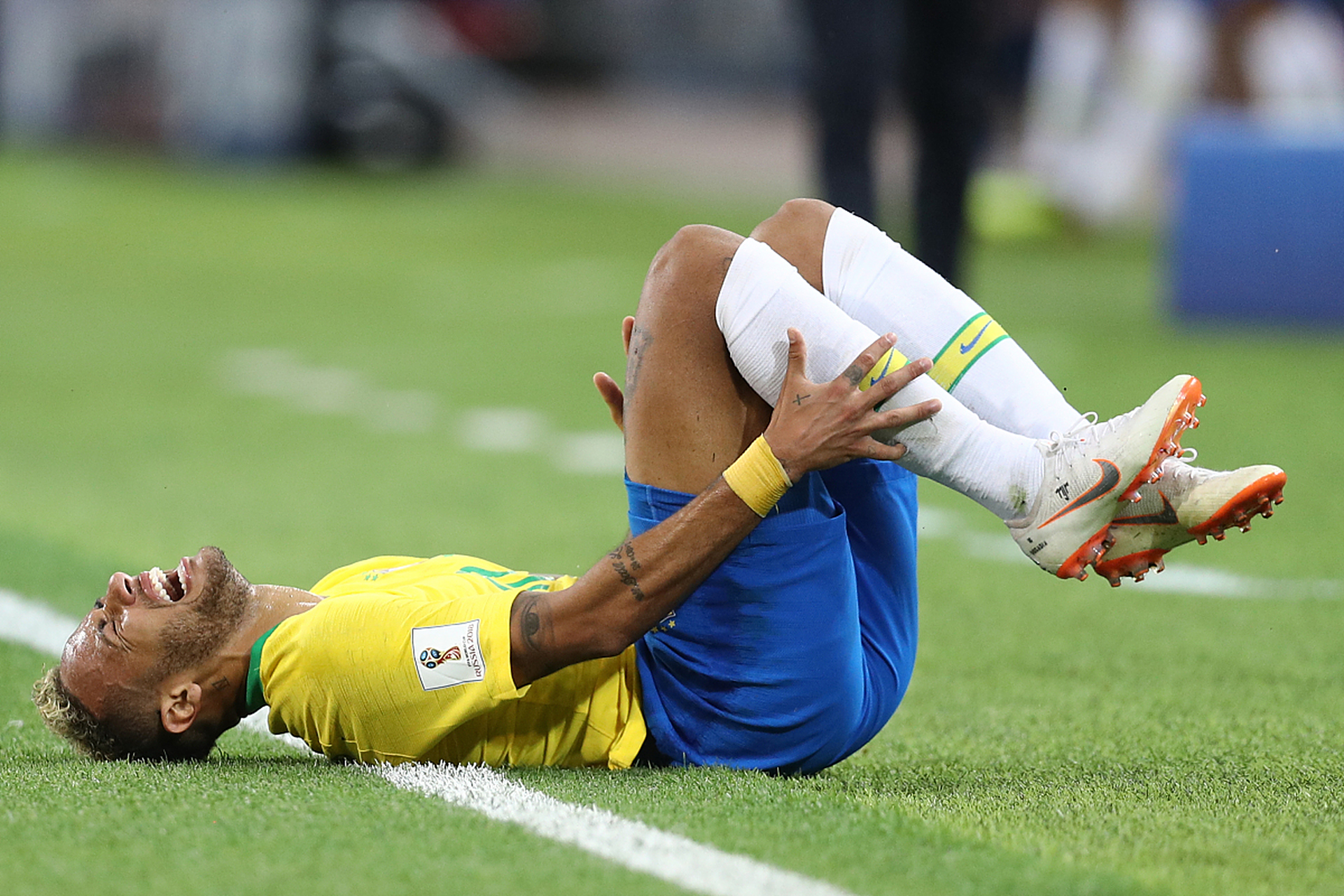 wepoker官网版下载v.2026包含西班牙明星球员在热身赛中受伤，引发关注的词条