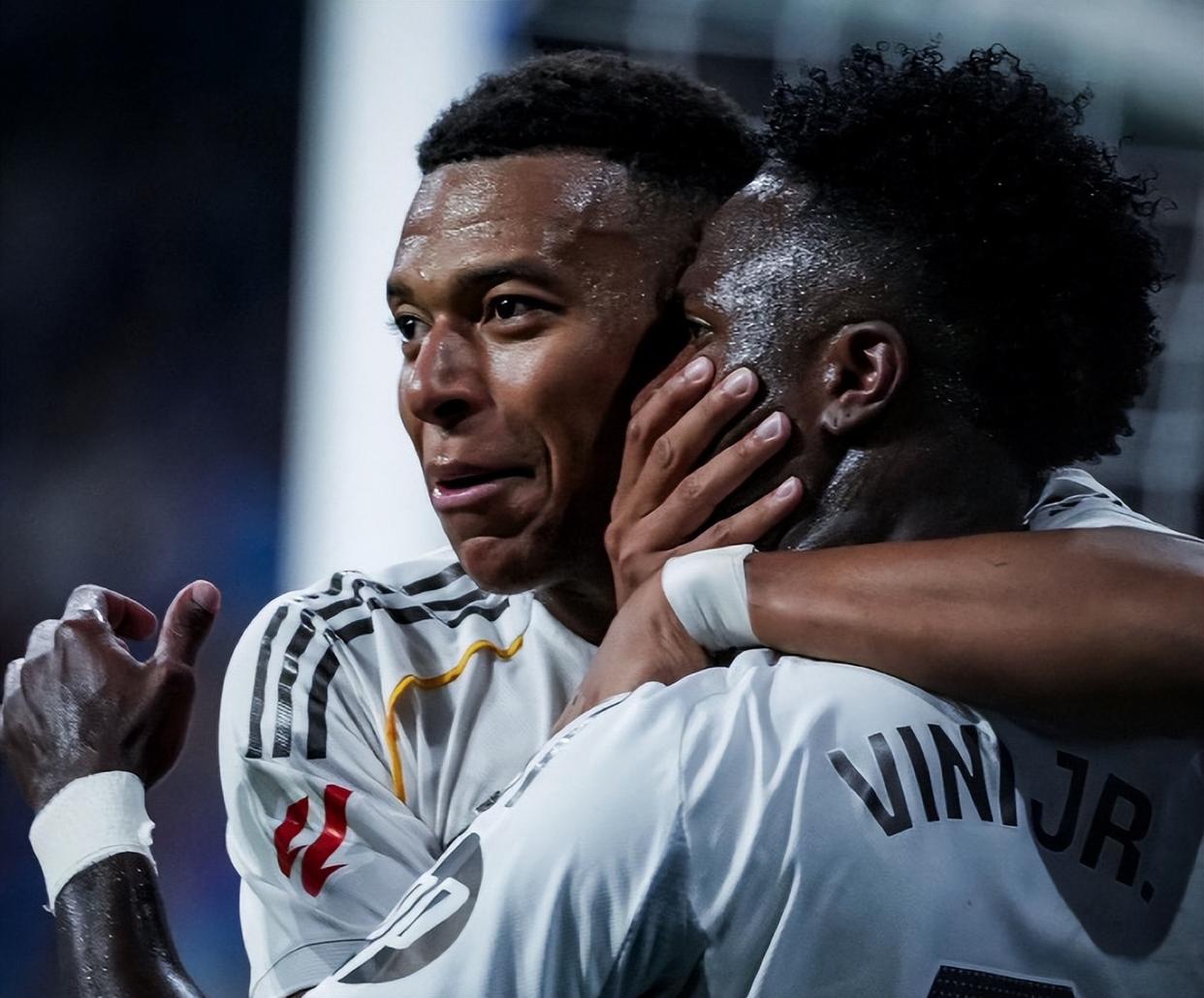 乐竞足球网页登录入口v.2026关于欧预赛赛场上的惊天逆转，球迷为之疯狂欢呼的信息