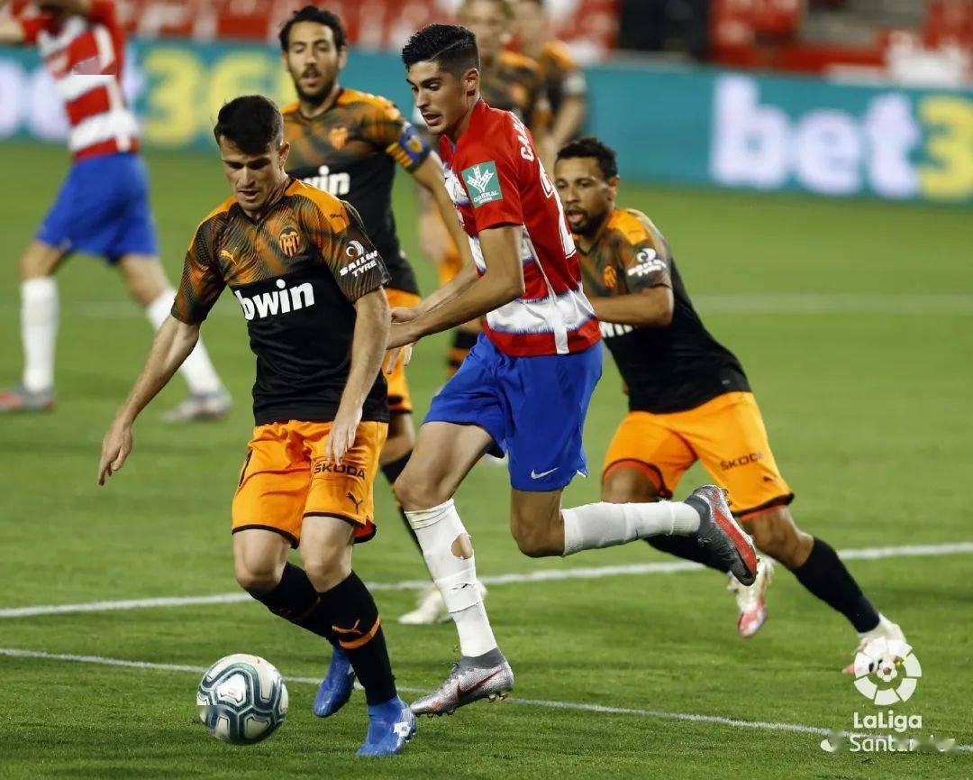 苹果pg麻将模拟器·comv.2026包含华伦西亚客场战平对手，联赛形势尴尬的词条