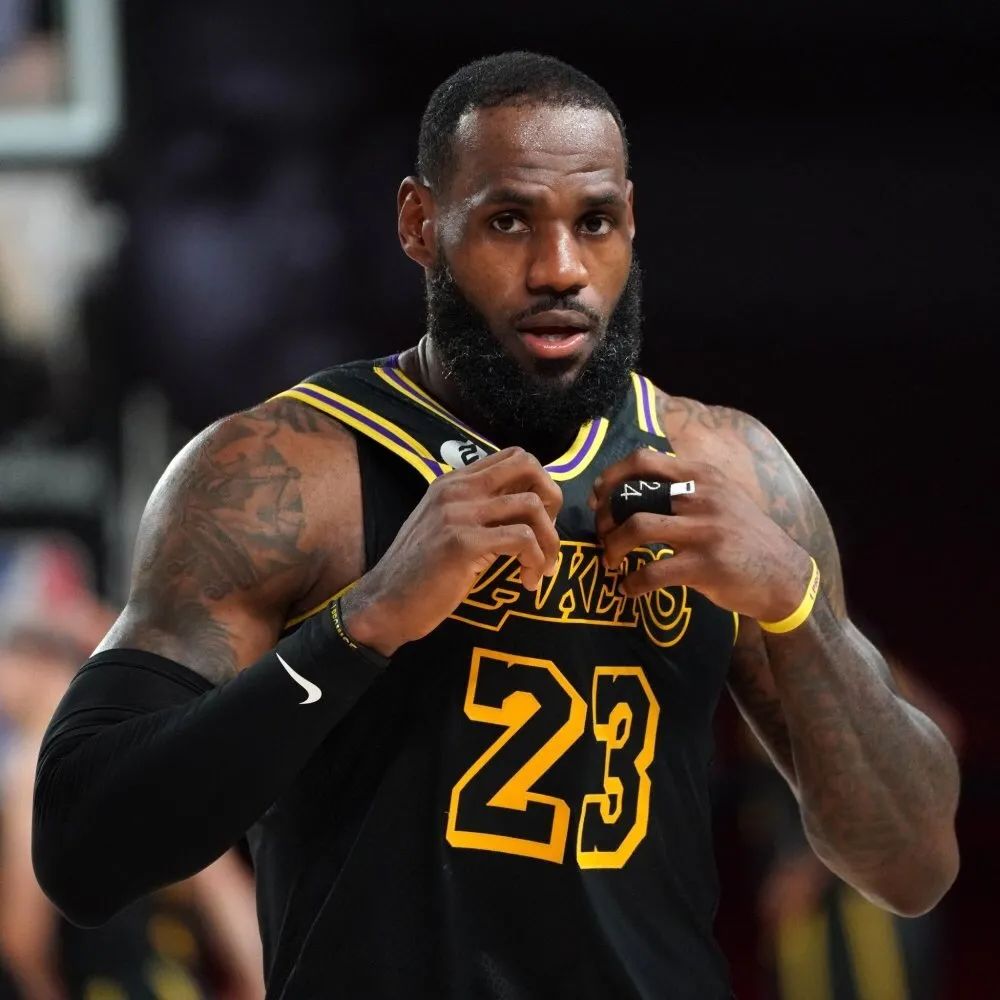 单骑救主！球队大将带领全队晋级下一轮的简单介绍