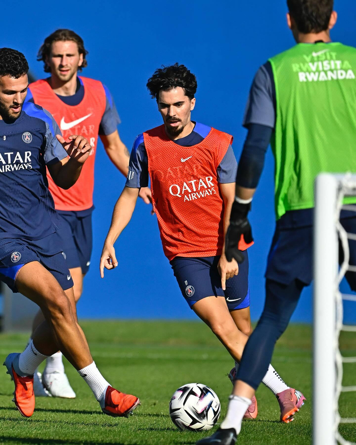 正规足球赌注appv.2026巴黎圣日耳曼击败布拉格斯拉维亚，法甲劲旅实现连胜的简单介绍