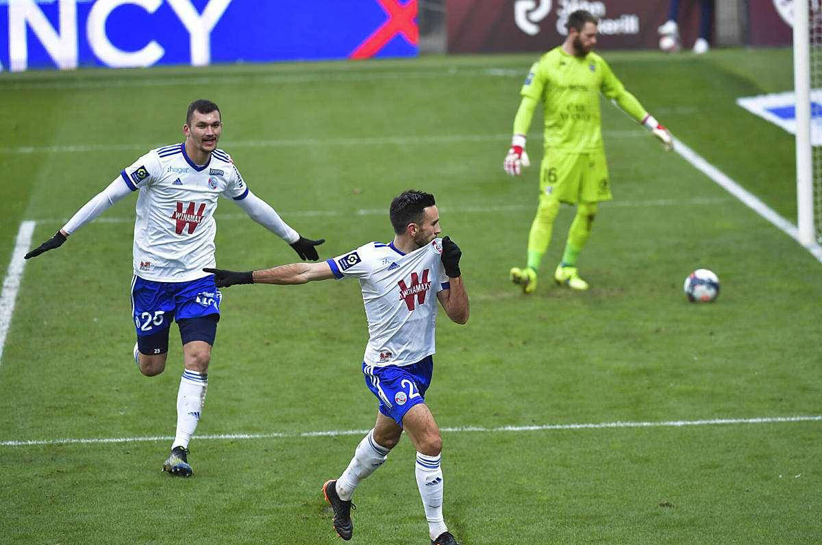 外围足球平台v.2026巴黎圣日耳曼力挫对手，取得胜利(巴黎圣日耳曼队简介)