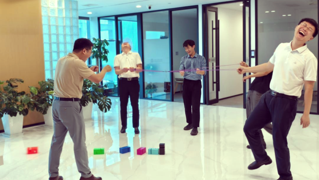 外围足球平台v.2026包含团队配合的默契程度，决定着比赛走向的词条