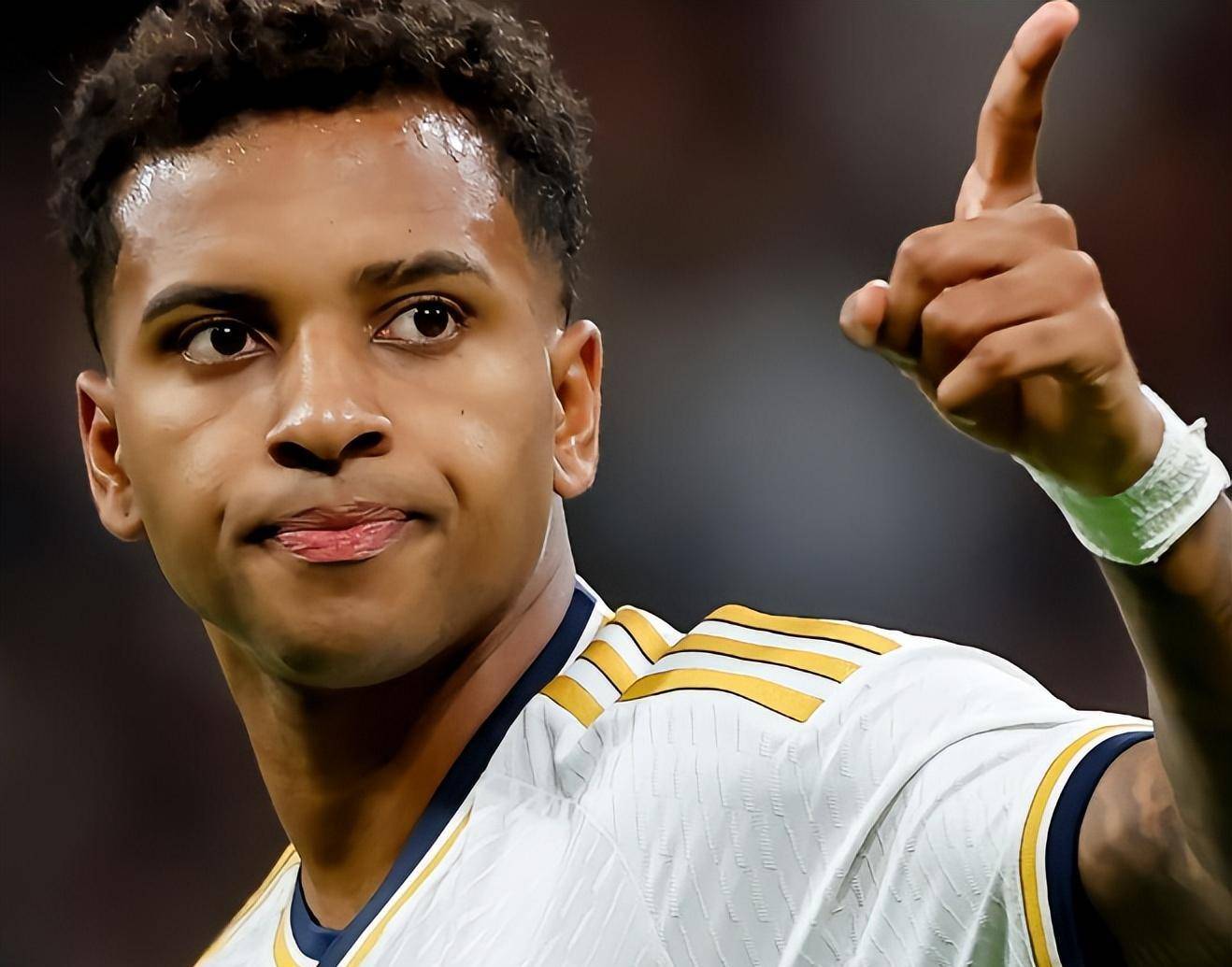 星空体彩官网appv.2026塞尔塔维战有卢克隆涅斯，男妖张合洛级作帮保(克洛莱尔海贼王)