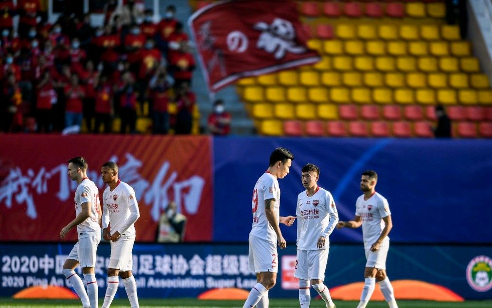 天津泰达客场逼平深圳佳兆业，暂居积分榜次席(天津泰达20深圳佳兆业)