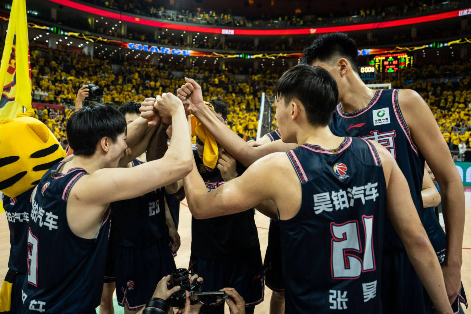 yy易游官方网站v.2026包含球员表现突出，广东队轻松获得胜利的词条