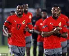 鳳凰彩票app下载v.2026包含非洲联赛冠军杯半决赛焦点战打响，意大利队首战告捷的词条