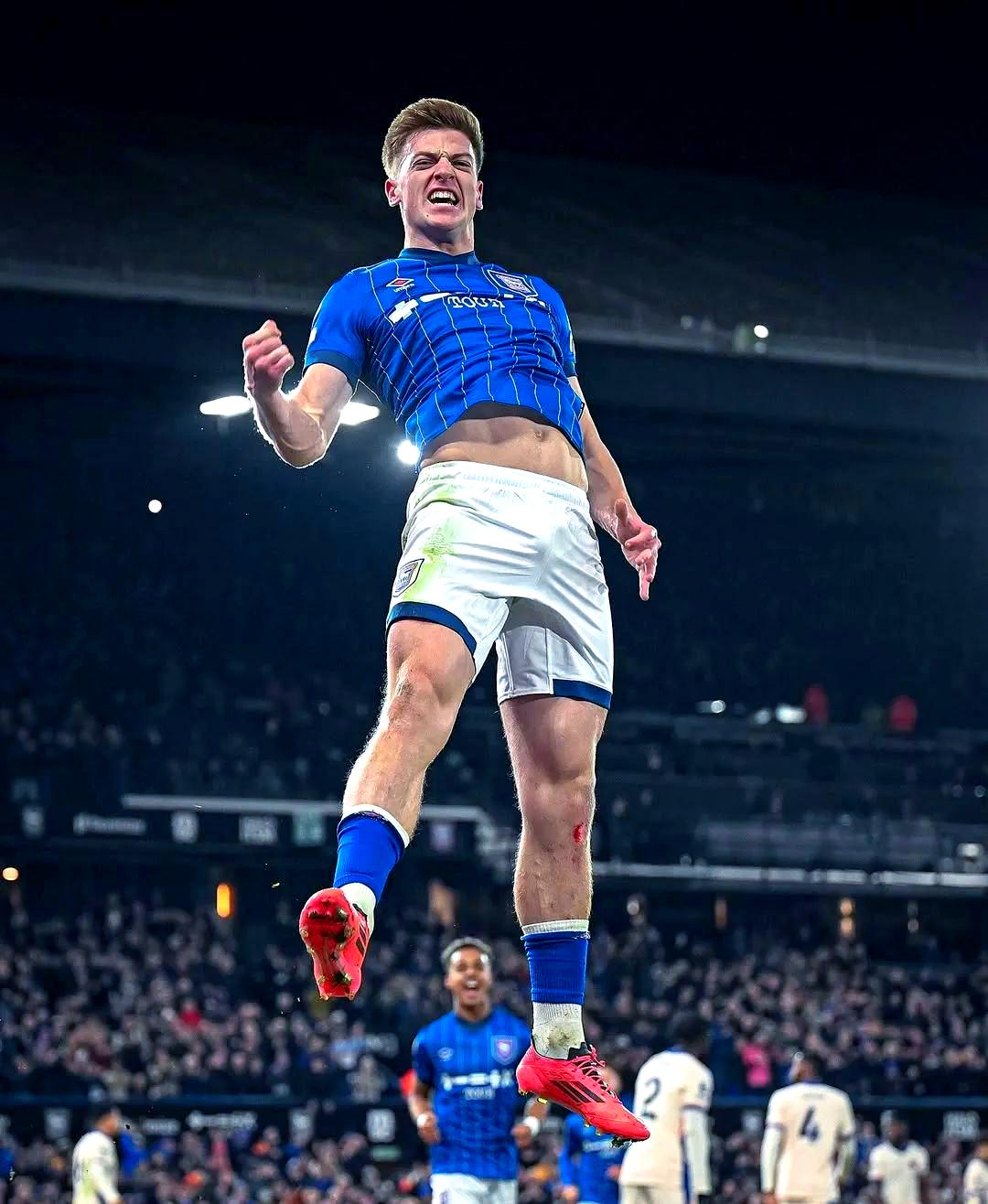 娱乐棋牌comv.2026伊普斯维奇队员宣布转会,引起球迷关注的是谁