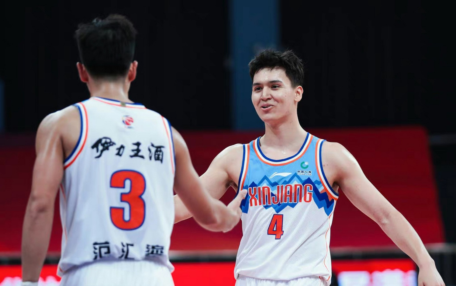 包含北京球员在大赛中力压群雄，夺得冠军殊荣的词条