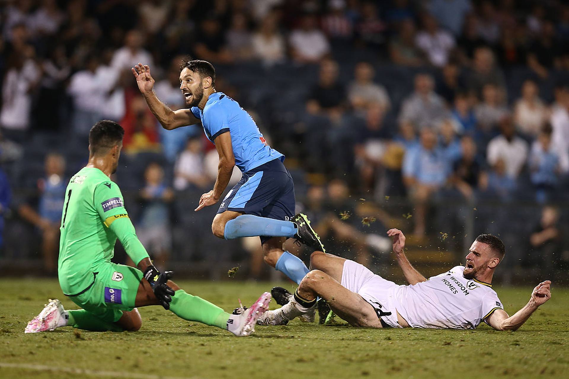 博亚体彩app网页版下载v.2026柏林联队迎战强敌，球员备战备战热火朝天的简单介绍