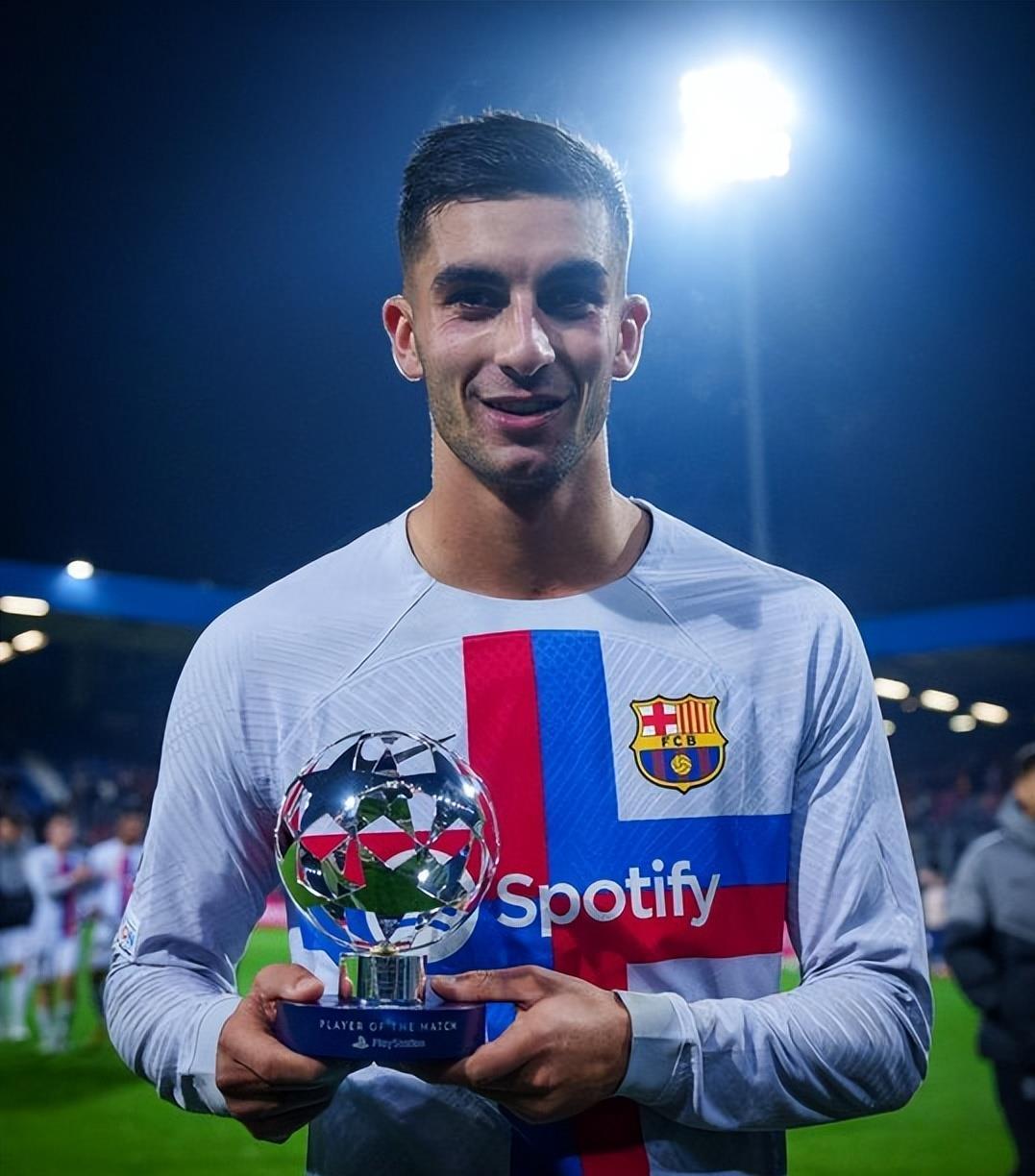 ayx游戏app官方版v.2026队员伤退困扰：巴萨战术再遭调整的简单介绍