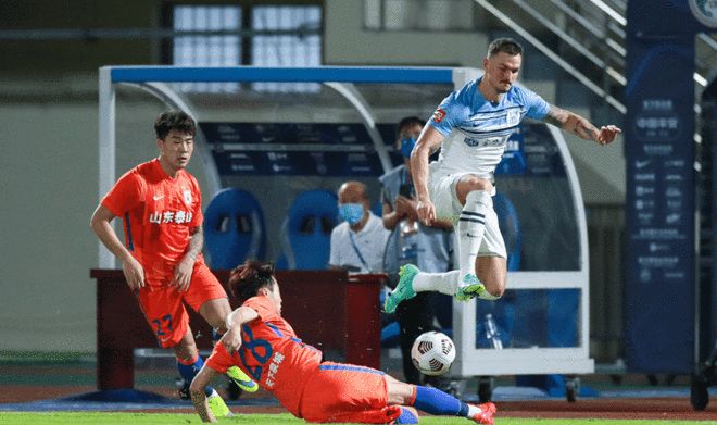 8258cc彩票app下载v.2026完美防守造神奇，攻击手助力球队取胜