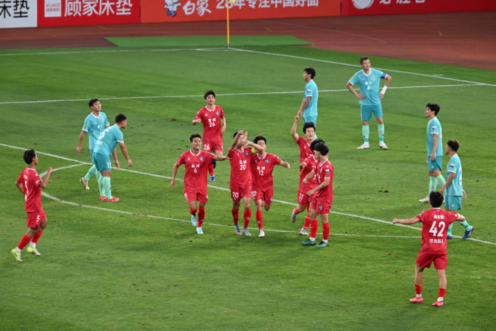 关于球队气氛和谐，团结一致为胜利而战的信息