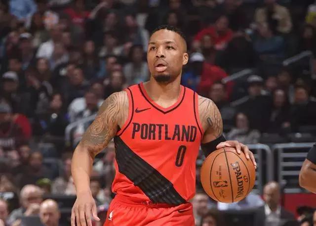 pg下载v.2026包含西部巨头交锋：史诗般的比赛即将上演的词条